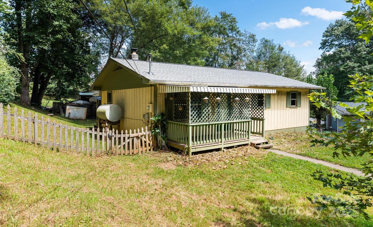 106 Culpepper Dr., Waynesville, NC 28786