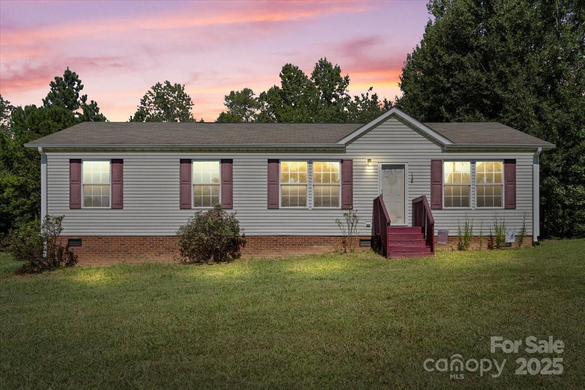138 Dayton Rd., Dallas, NC 28034