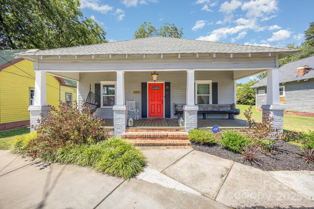 820 Hargrave St., Lexington, NC 27292