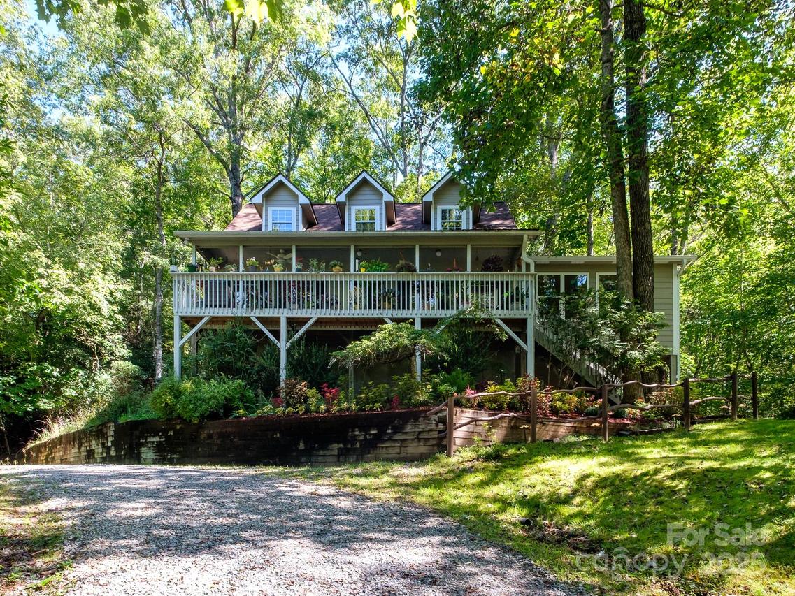 180 Blossom Rd., Brevard, NC 28712