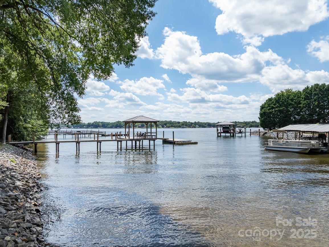 4875 Moore St., Sherrills Ford, NC 28673