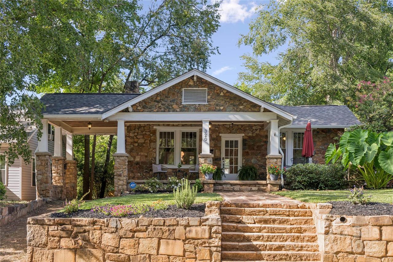 320 Wesley Heights Way, Charlotte, NC 28208