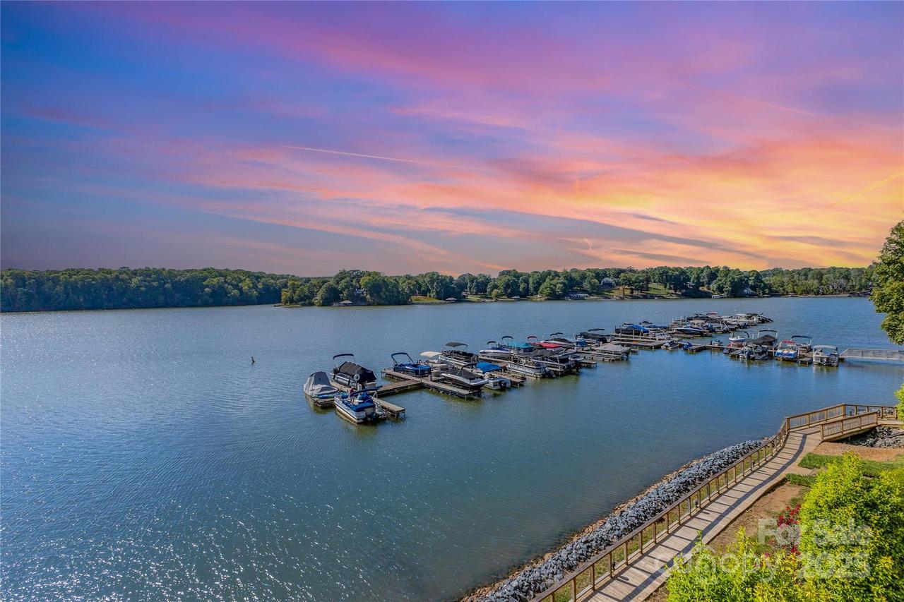 7332 Lake Front Dr. #6, Charlotte, NC 28278