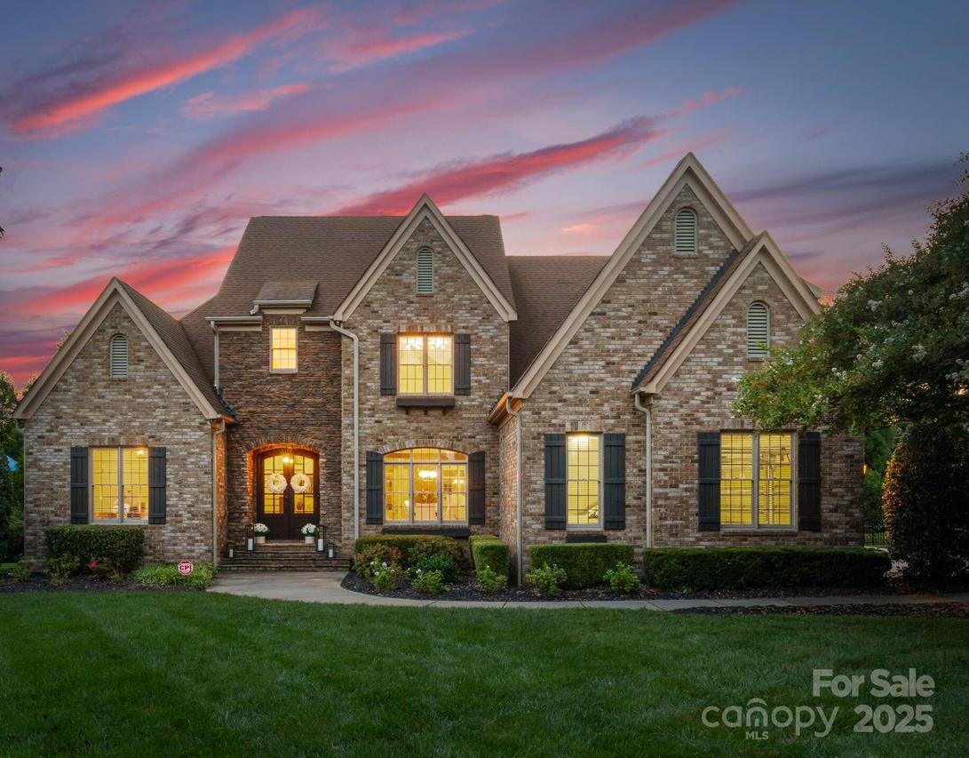 2218 Whiskery Dr., Waxhaw, NC 28173