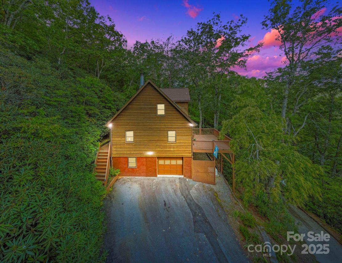 169 Hilltop Rd., Black Mountain, NC 28711