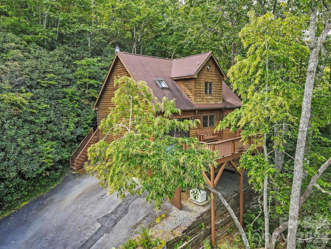 169 Hilltop Rd., Black Mountain, NC 28711