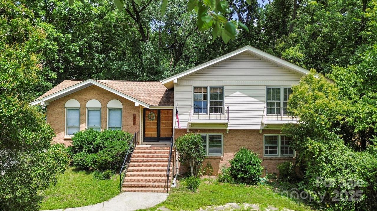 9115 Joyce Kilmer Dr., Charlotte, NC 28213