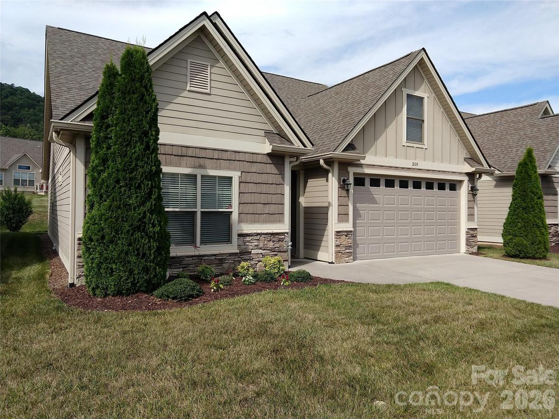 205 Windstone Dr., Fletcher, NC 28732