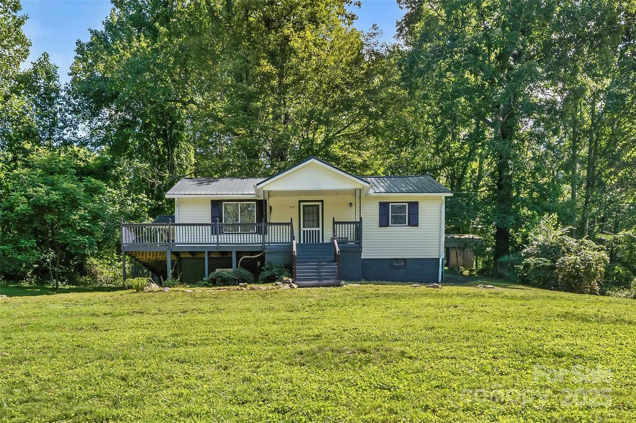 352 Jakes Branch Rd., Spruce Pine, NC 28777