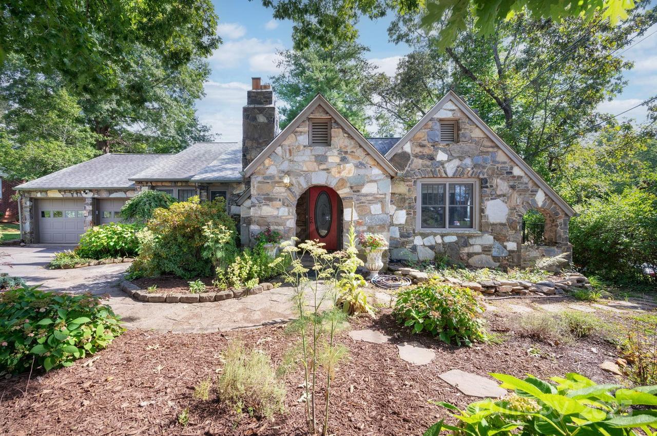 115 Oakland Rd., Asheville, NC 28801