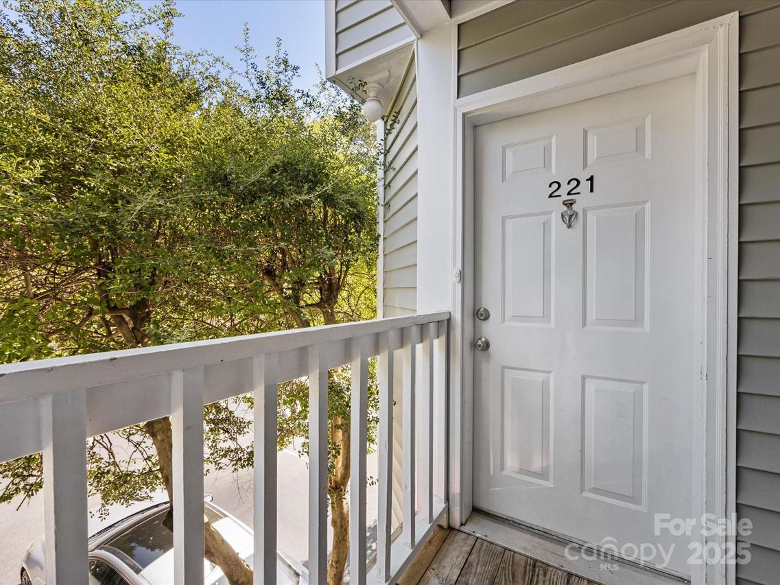 430 Queens Rd. ##221, Charlotte, NC 28207