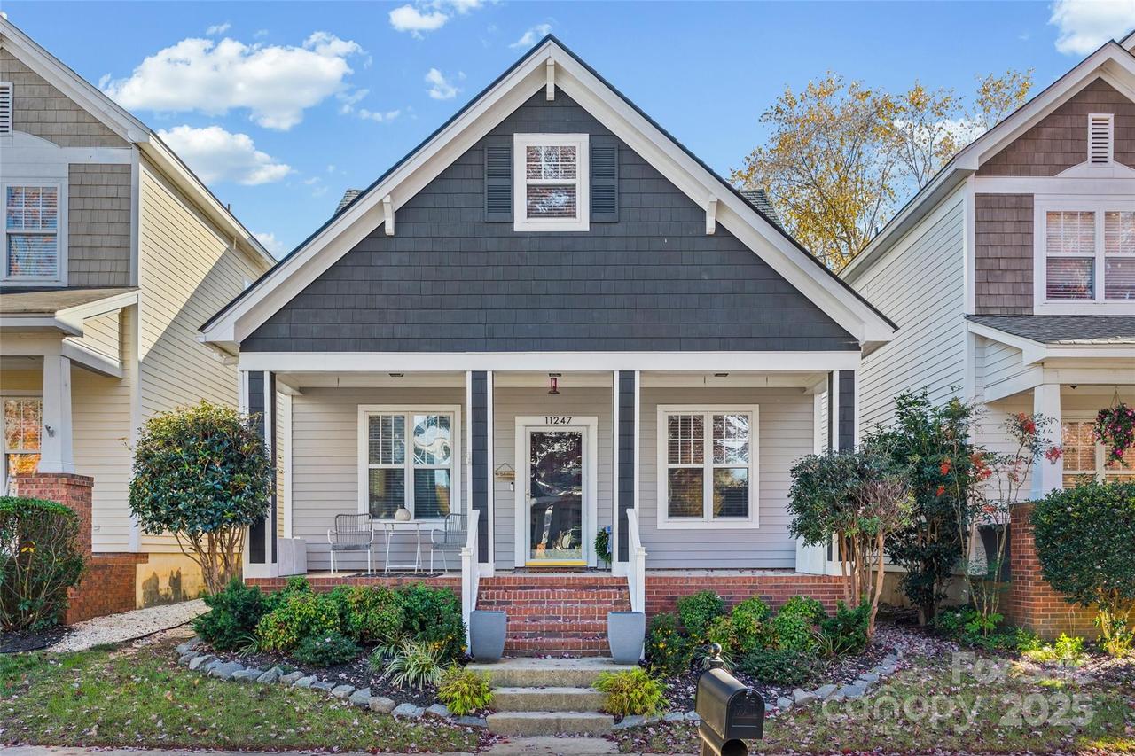 11247 Blue Cedar Ln., Charlotte, NC 28277