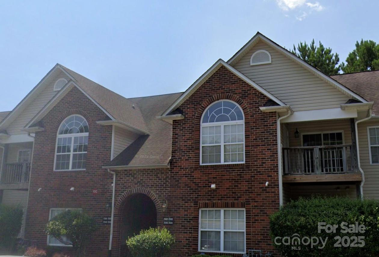 2564 Carya Pond Ln., Charlotte, NC 28212
