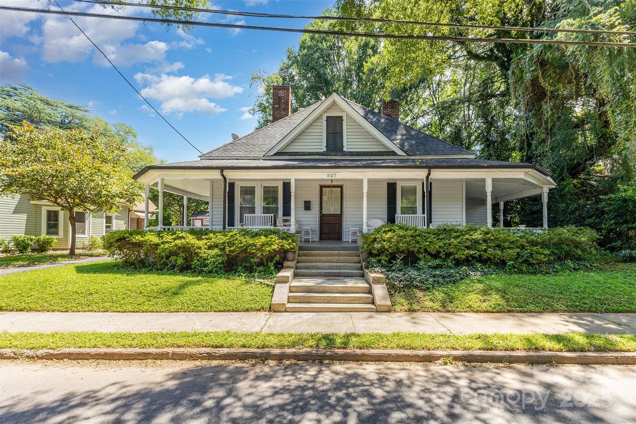 527 Alexander St., Statesville, NC 28677