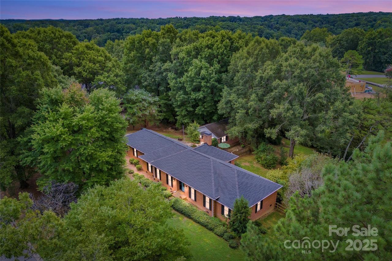 1217 Rosa Dr., Monroe, NC 28112