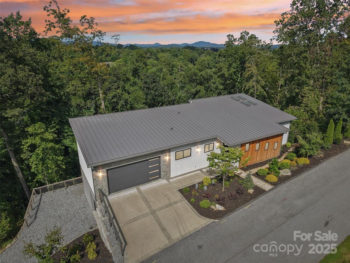 55 Laurel Spring Ln., Hendersonville, NC 28739