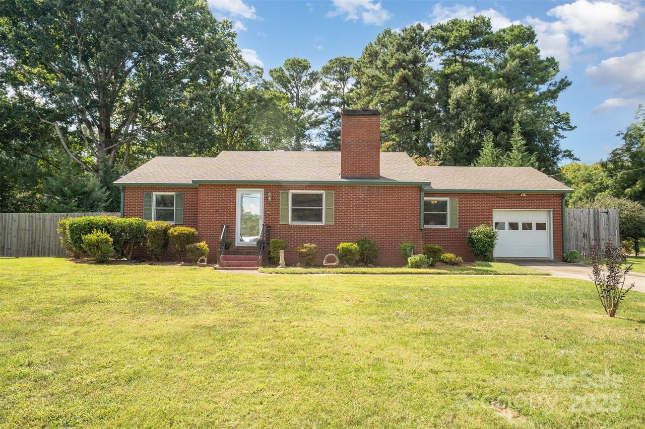 919 Radio Rd., Statesville, NC 28677