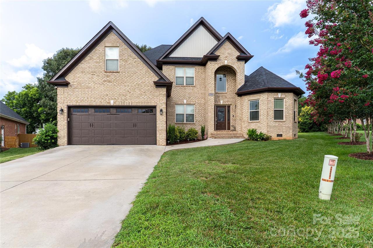 1358 37th Avenue Pl., Hickory, NC 28601