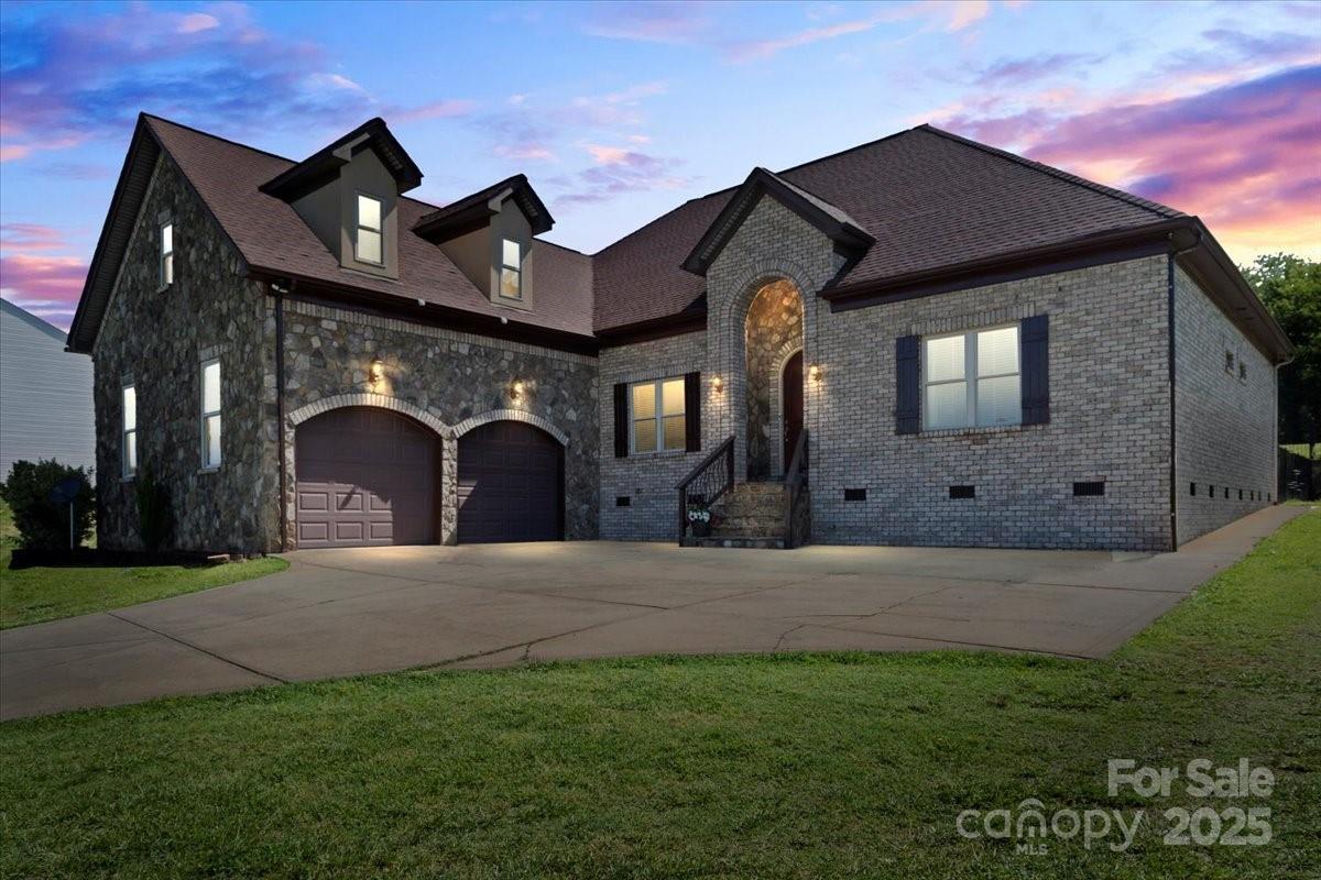 1974 Glen Manor Ct., Lincolnton, NC 28092