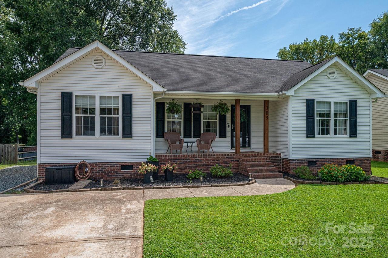 305 Hill St., Mount Holly, NC 28120
