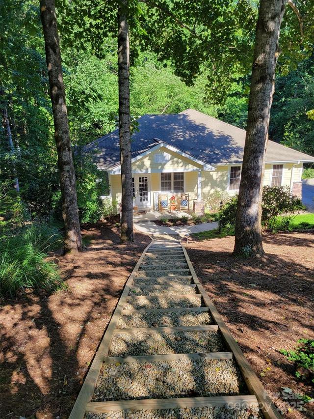 113 Chancery Ct., Flat Rock, NC 28731