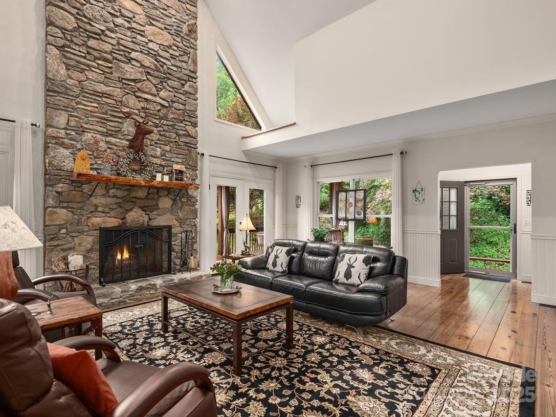 420 Chimney Rock Dr., Weaverville, NC 28787