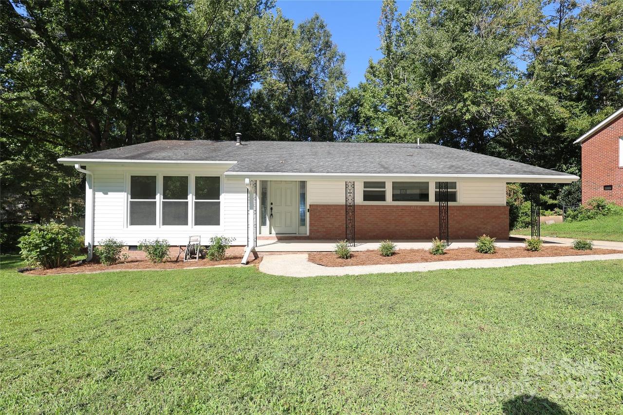 1521 Anthony Dr., Gastonia, NC 28052