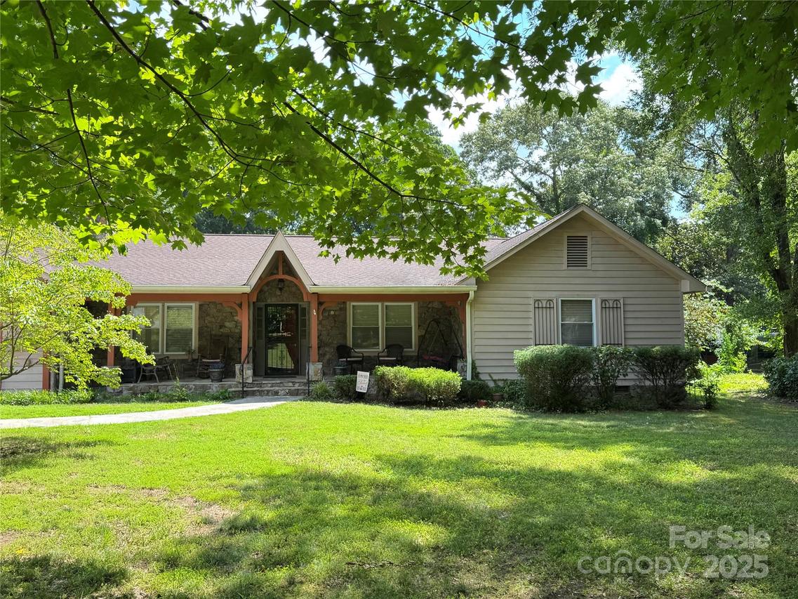 1306 7th St., Hickory, NC 28601