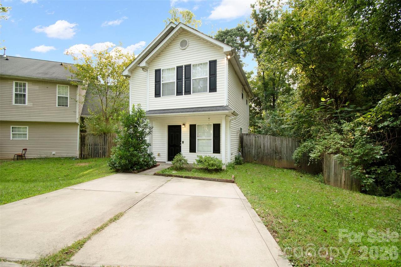 5541 Peachwood Dr., Charlotte, NC 28216