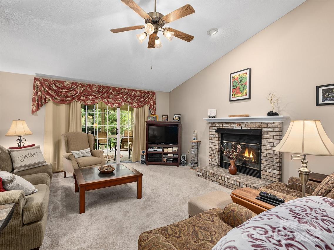 3 Wentworth Ct., Etowah, NC 28729