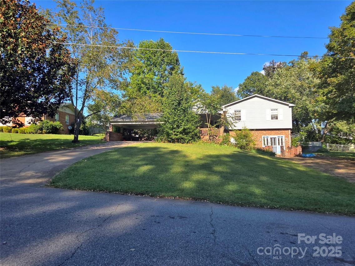 139 Vista Dr., Forest City, NC 28043