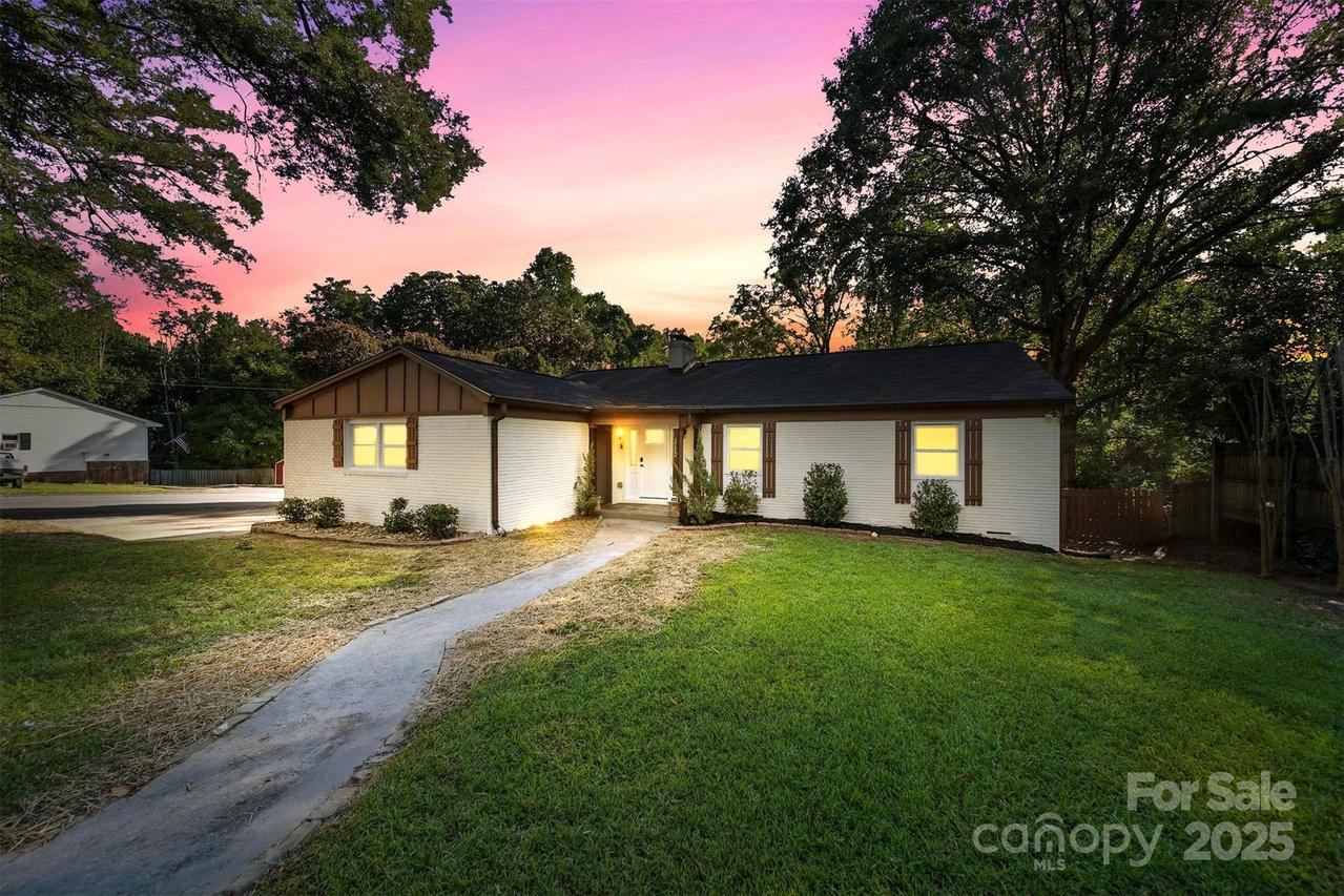 1722 Hartford Dr., Gastonia, NC 28052