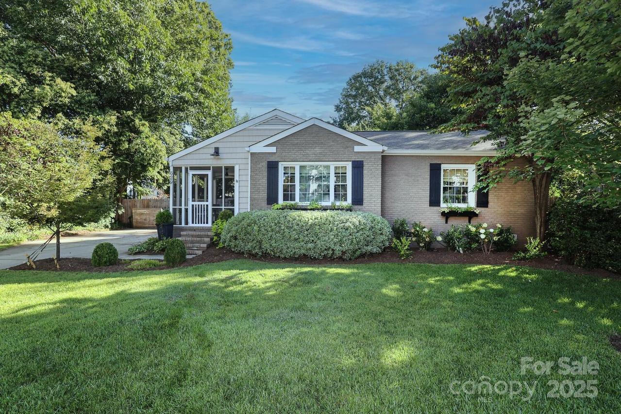 629 Greystone Rd., Charlotte, NC 28209