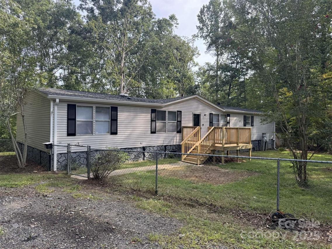 258 Log Cabin Ln., Nebo, NC 28761