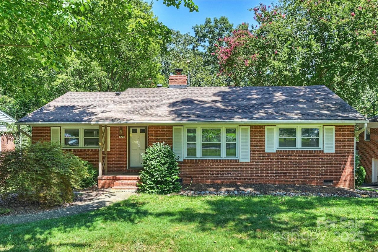 433 Hollis Rd., Charlotte, NC 28209