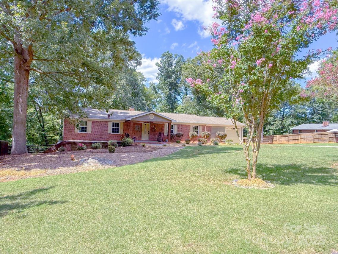 10024 Sedgefield Cir., Stanfield, NC 28163
