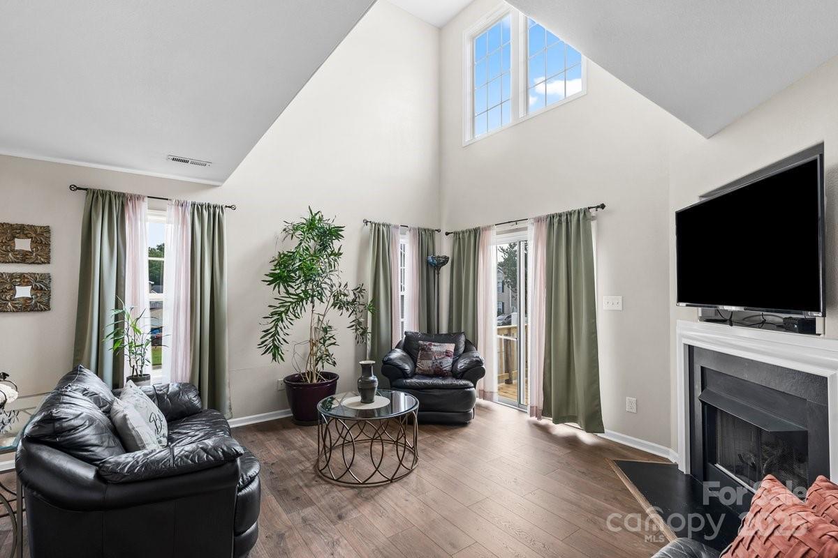 1922 Willie Worrell Dr., Charlotte, NC 28215