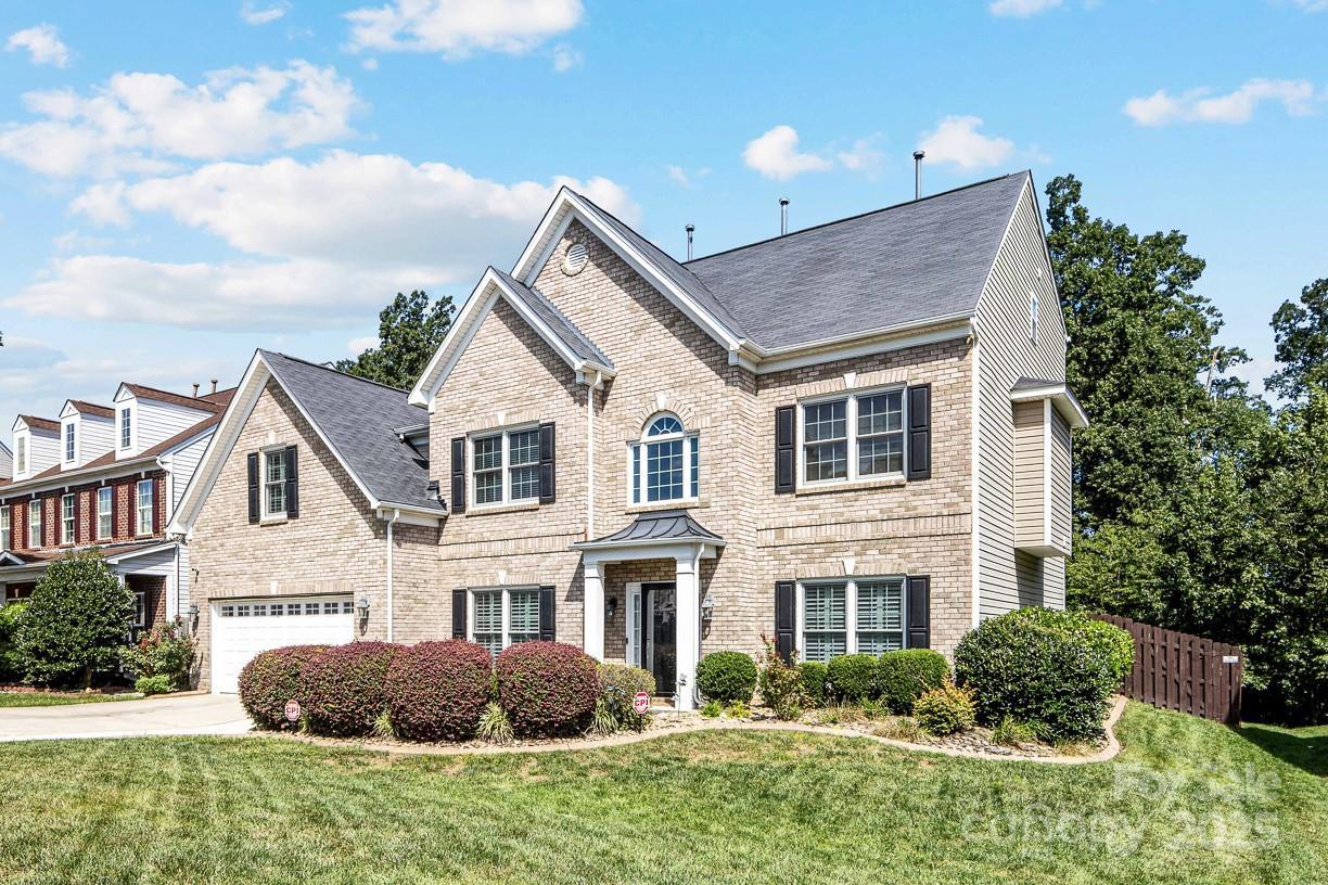 8379 Burgundy Ridge Dr., Harrisburg, NC 28075