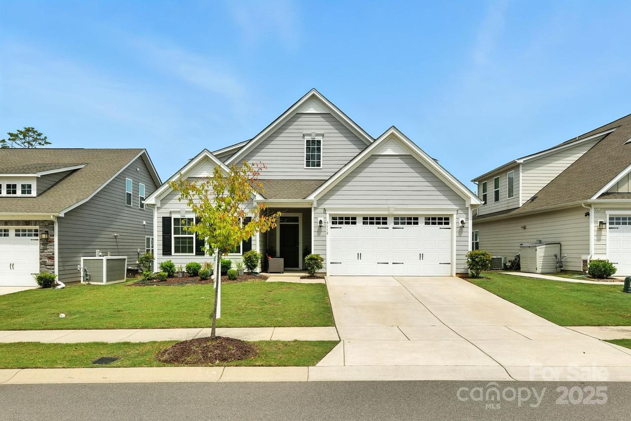 5112 Larewood Dr., Harrisburg, NC 28215