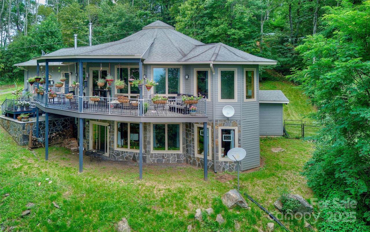 1024 Arrowhead Ridge Rd., Spruce Pine, NC 28777