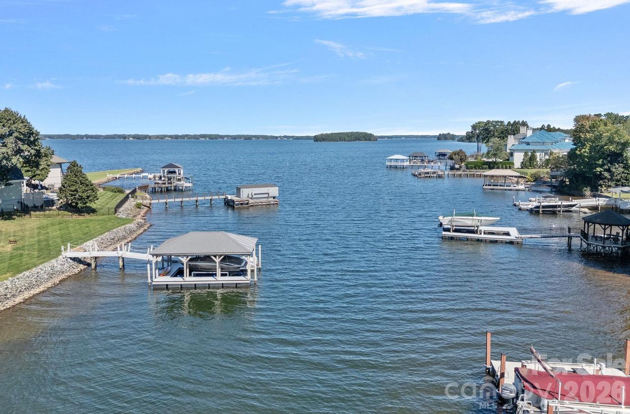 19002 Lakehouse Pointe Dr., Cornelius, NC 28031