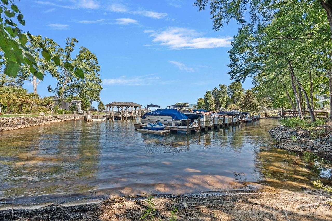 19002 Lakehouse Pointe Dr., Cornelius, NC 28031