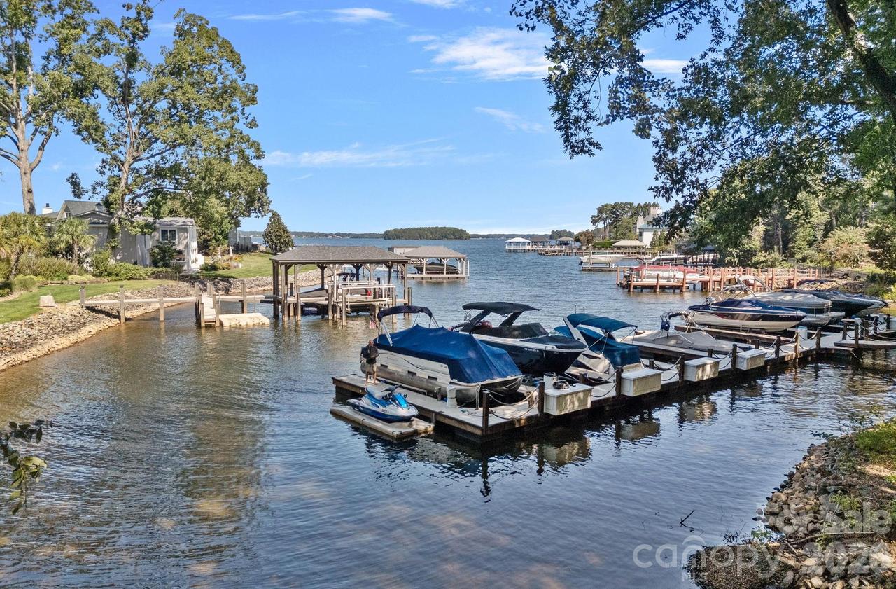 19002 Lakehouse Pointe Dr., Cornelius, NC 28031