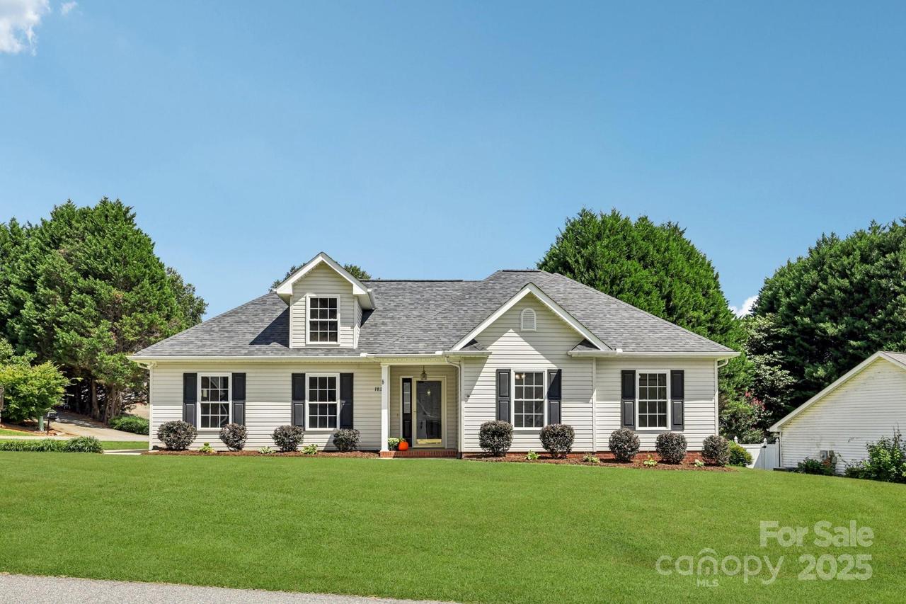 1827 Pipers Ridge Cir., Conover, NC 28613