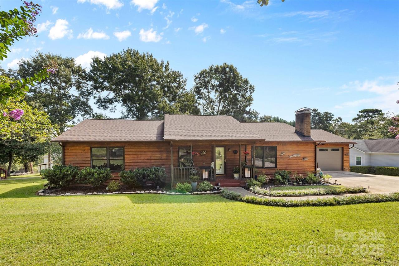 4920 Surfwood Dr., Sherrills Ford, NC 28673
