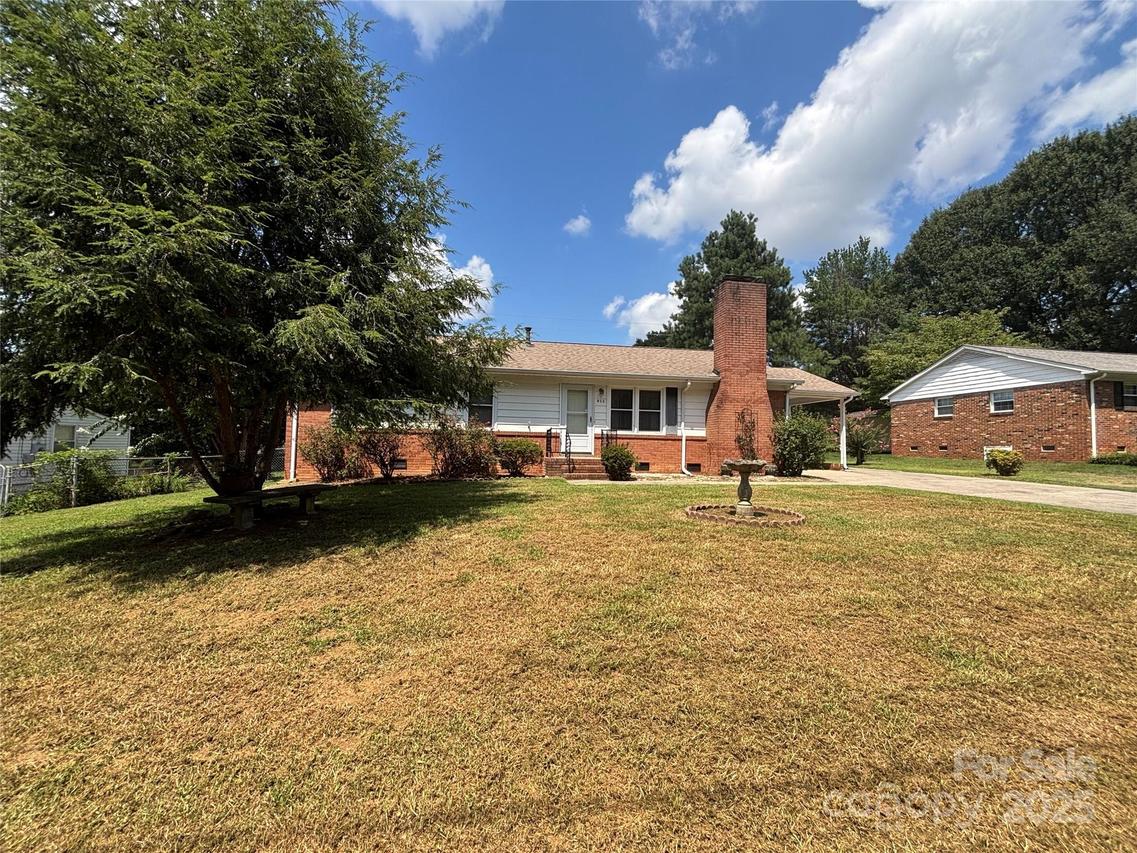 922 Holly Dr., Gastonia, NC 28054
