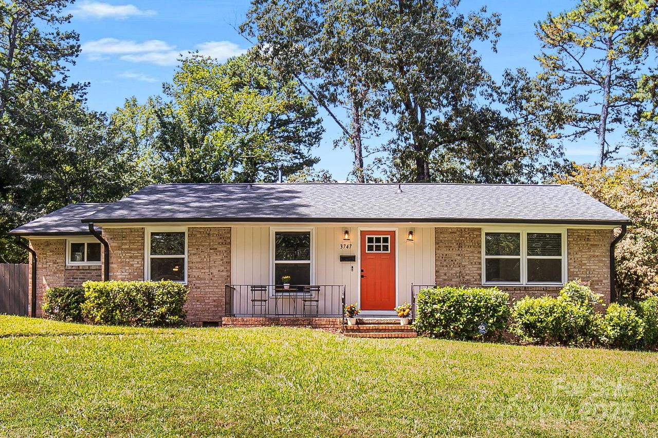 3747 Mckelvey St., Charlotte, NC 28215