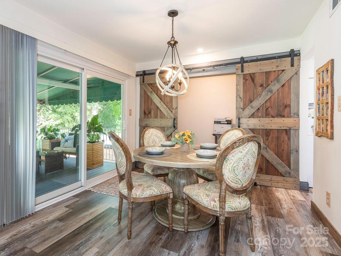 8340 Meadow Lakes Dr., Charlotte, NC 28210