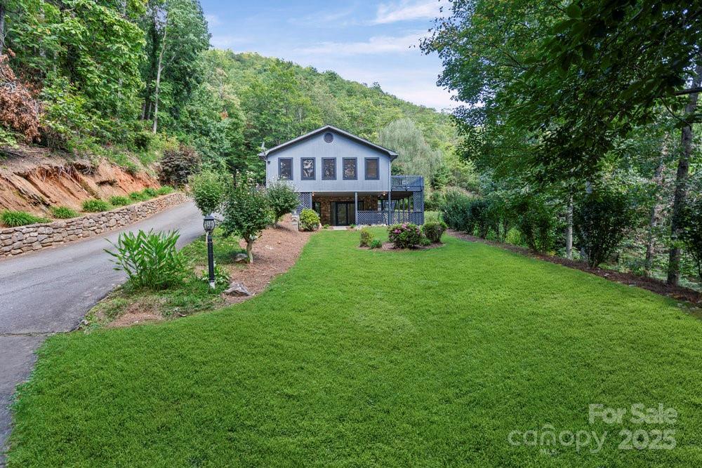 17 Twisted Tr., Black Mountain, NC 28711