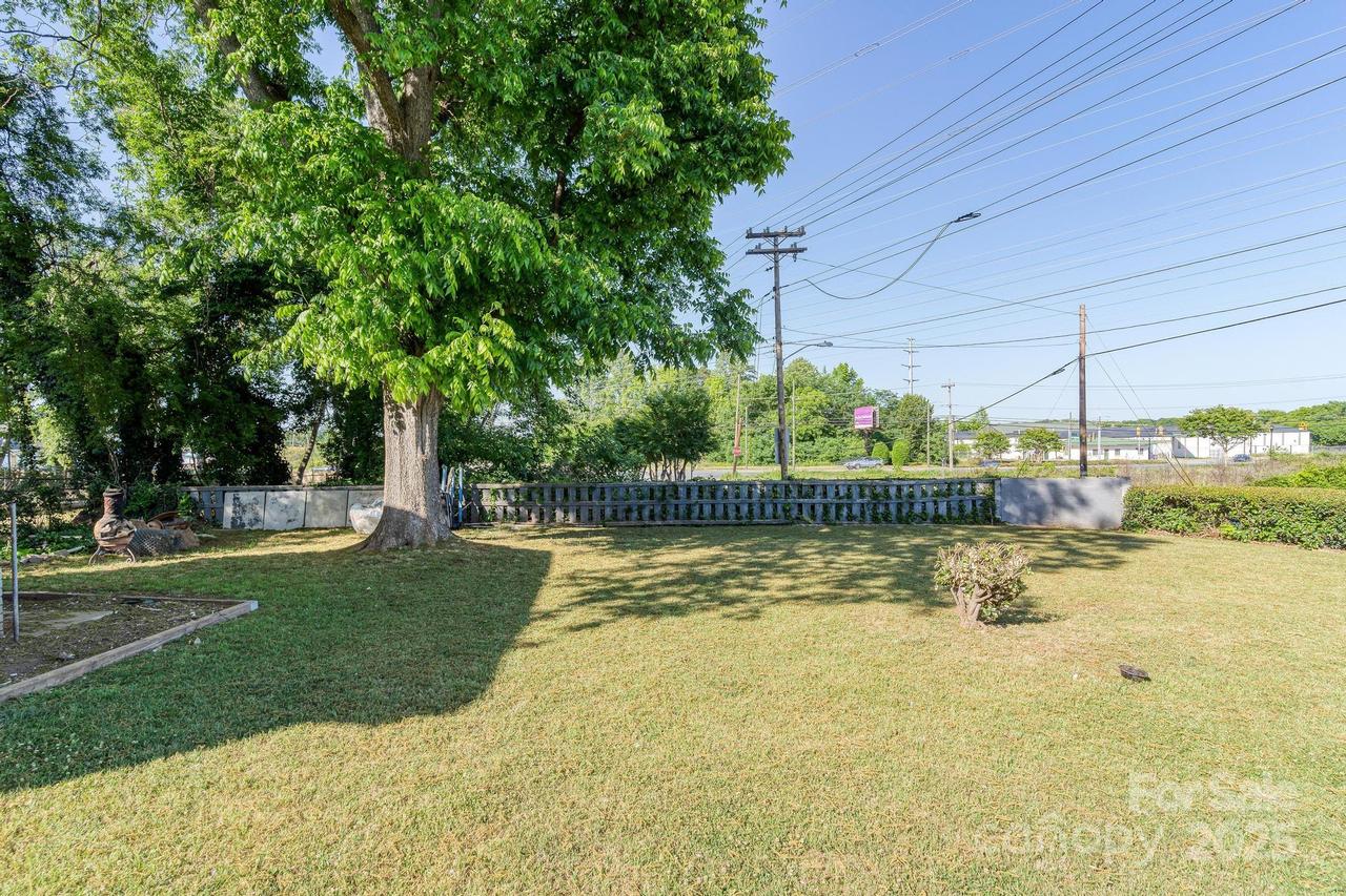 114 Norwood Dr., Charlotte, NC 28208